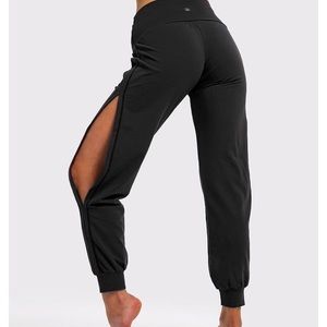 Yoga Wander pants